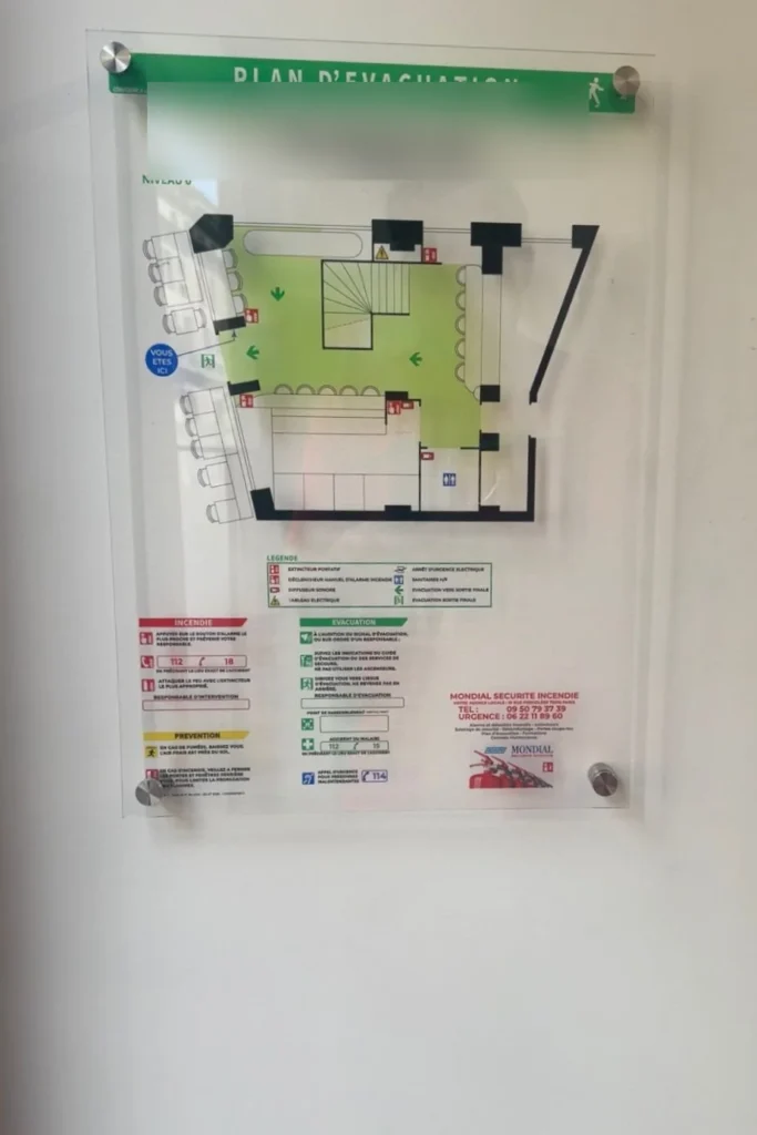 Plan d'evacuation conforme NF X08-070 realise par Mondial Securite Incendie pour bureau parisien