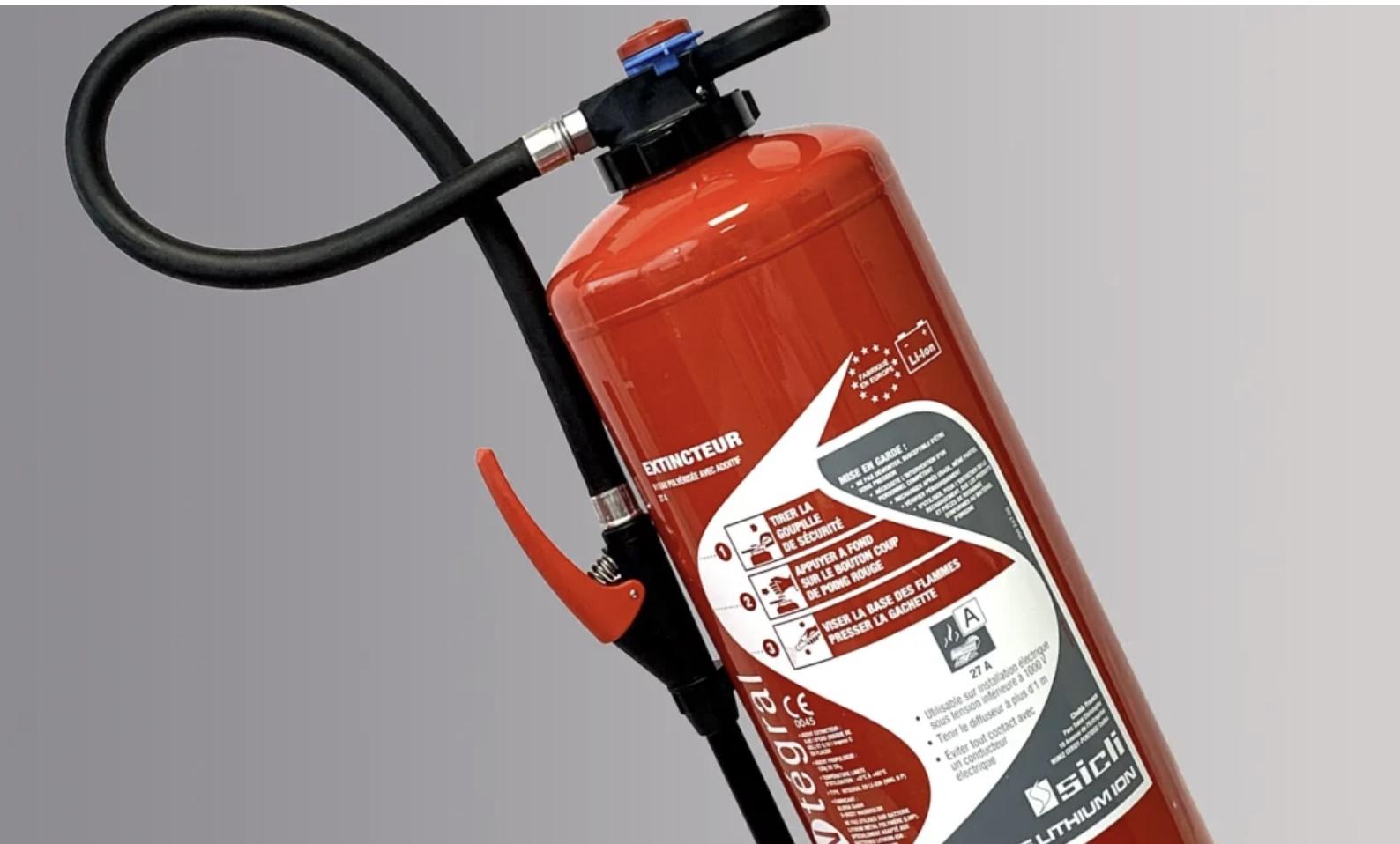Extincteur SICLI Integral eau pulvérisée avec additif installé par MSI Paris 16e